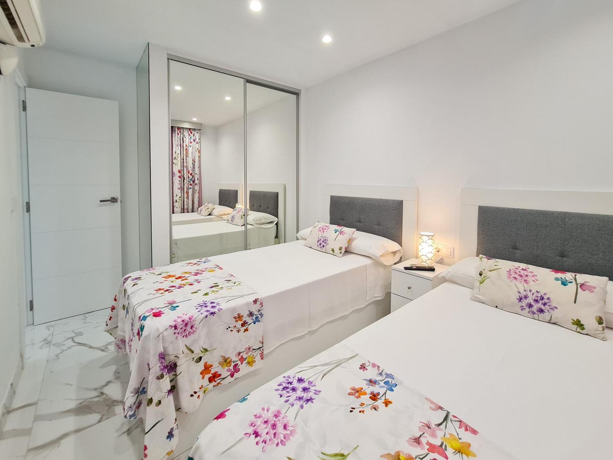 Apartamento Edificio Astoria Benidorm Ngoại thất bức ảnh